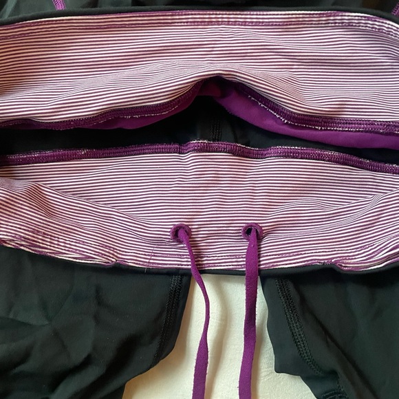 Lululemon running crops size 10 - Picture 3 of 3